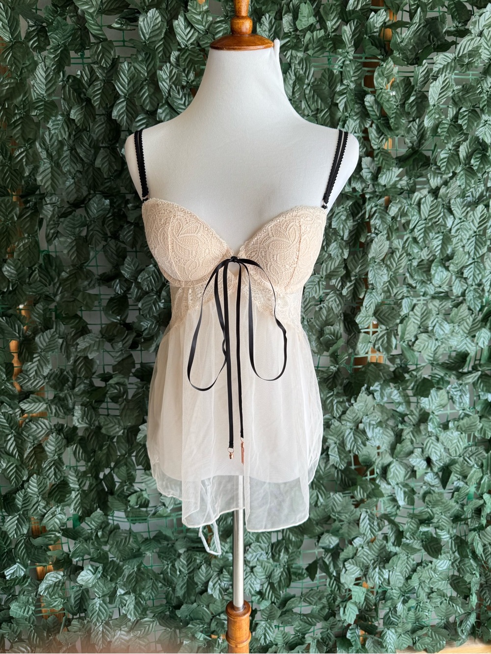 Victoria’s Secret Sheer Lace Babydoll Top – Size 34C
